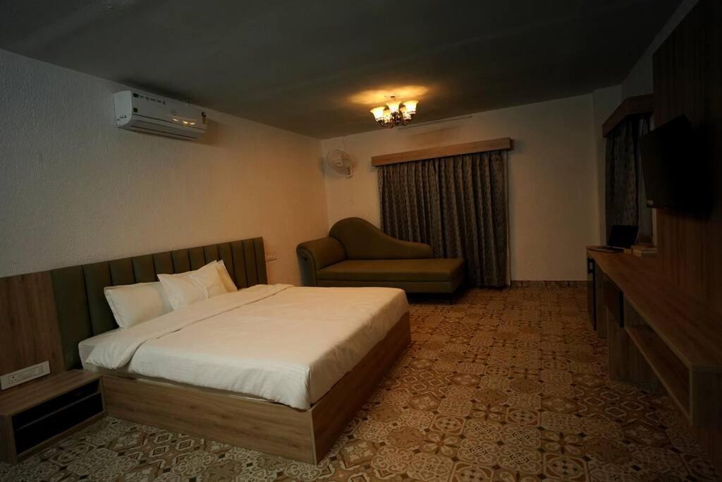 Viraaj Villa อุเดเปอร์ ภายนอก รูปภาพ