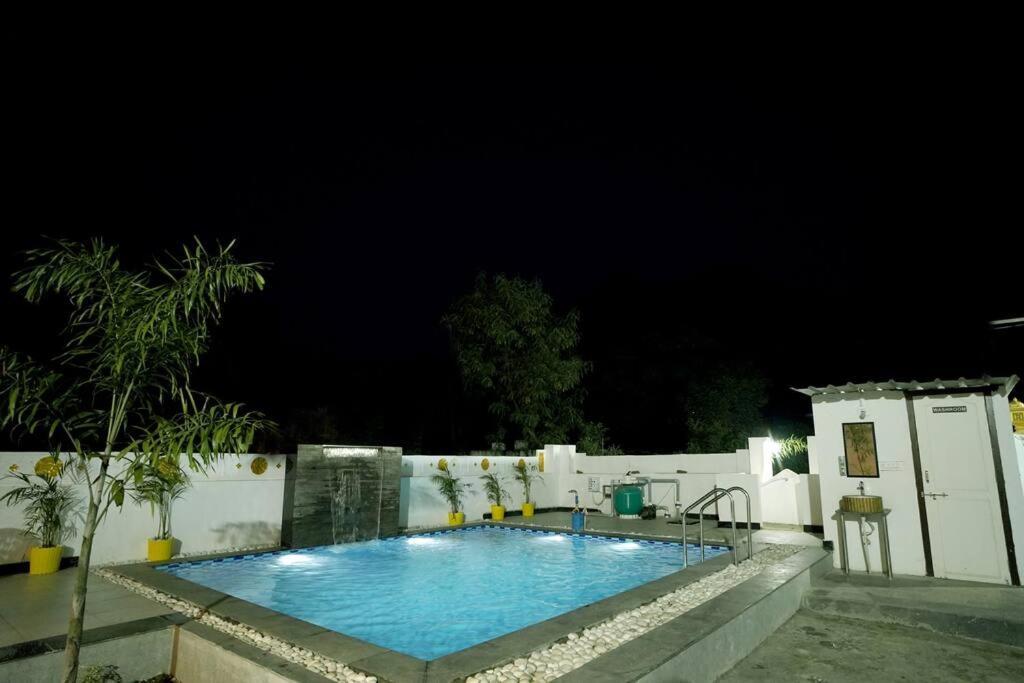 Viraaj Villa อุเดเปอร์ ภายนอก รูปภาพ