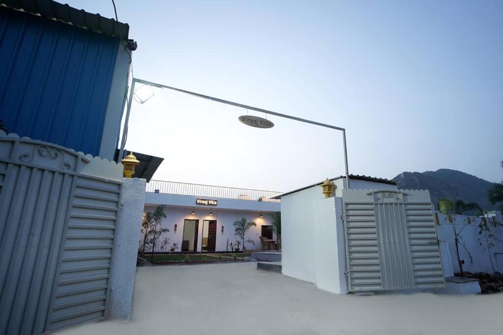 Viraaj Villa อุเดเปอร์ ภายนอก รูปภาพ