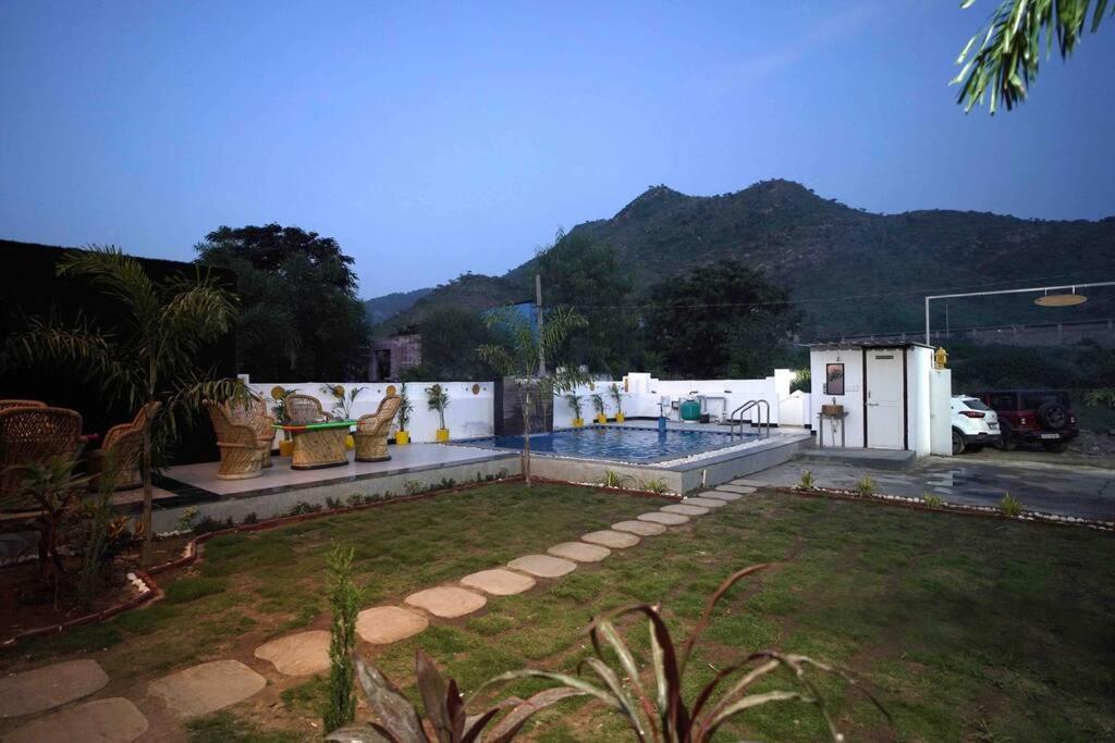 Viraaj Villa อุเดเปอร์ ภายนอก รูปภาพ